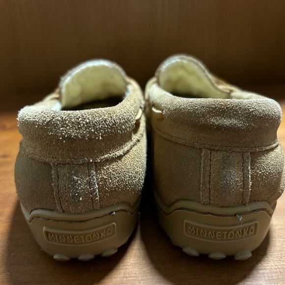 Minnetonka casual slipper with hard sole - Picture 3 of 4